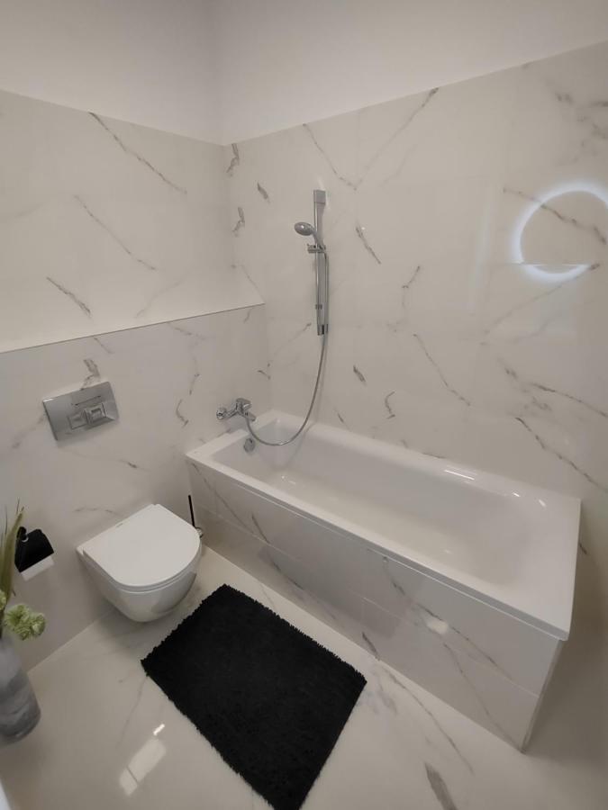 Karina Apartman Apartment Дунавска Стреда Екстериор снимка