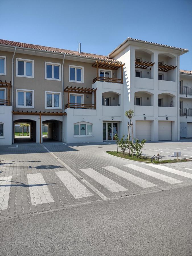 Karina Apartman Apartment Дунавска Стреда Екстериор снимка