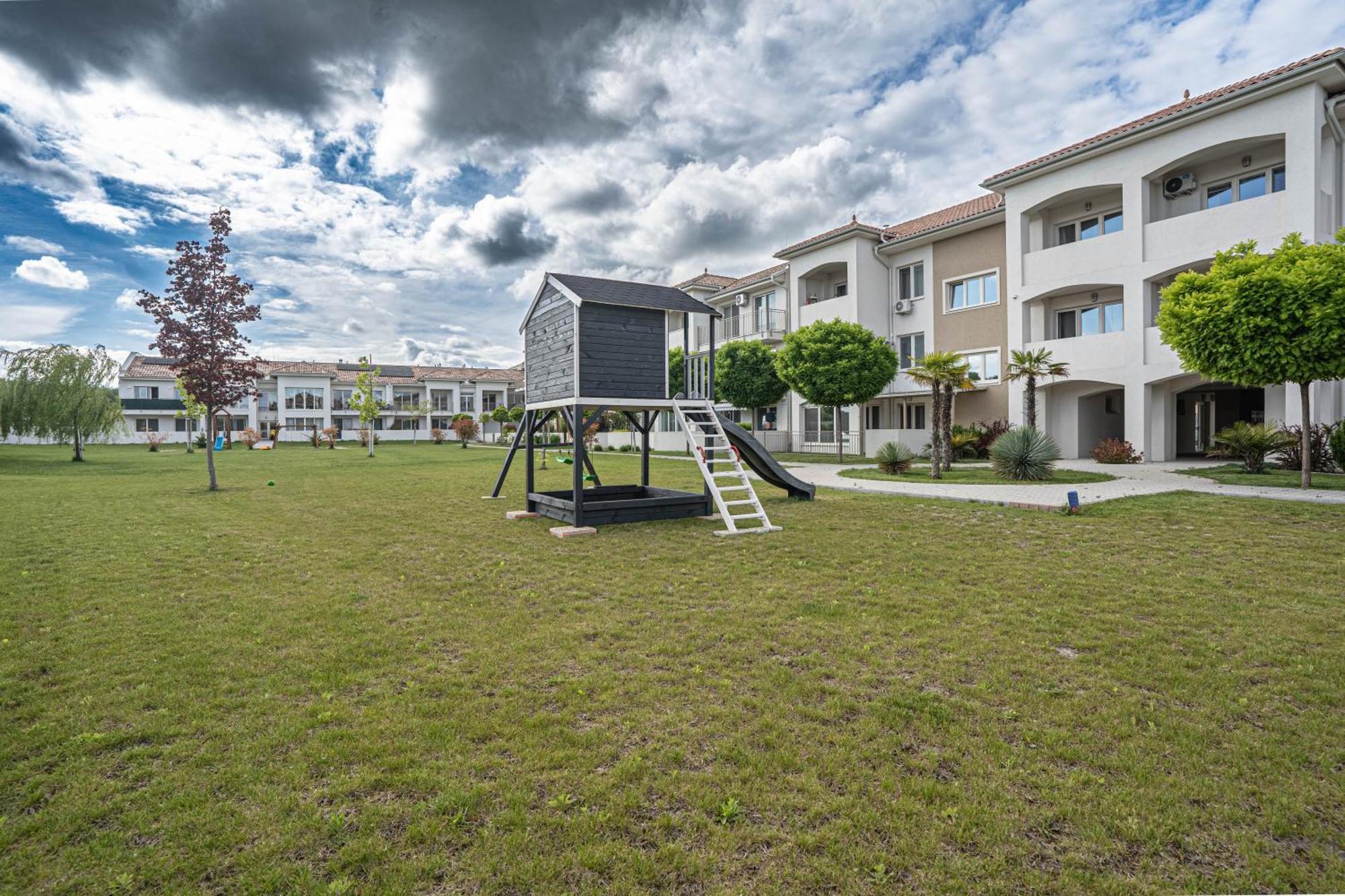 Karina Apartman Apartment Дунавска Стреда Екстериор снимка